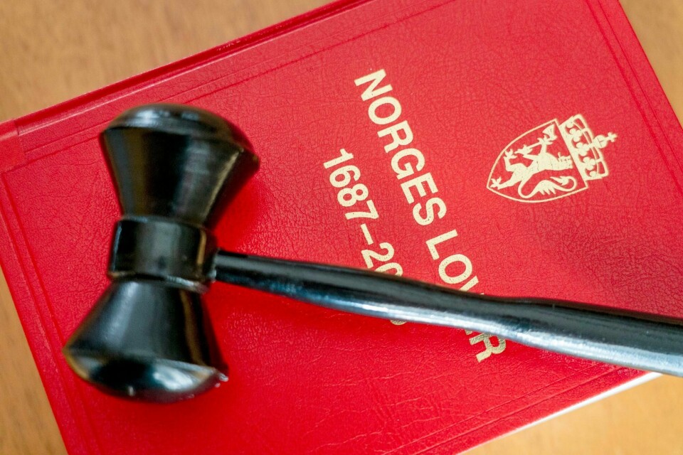 En pilot fikk jobben tilbake og ble tilkjent erstatning. En pilot fikk jobben tilbake og ble tilkjent erstatning.