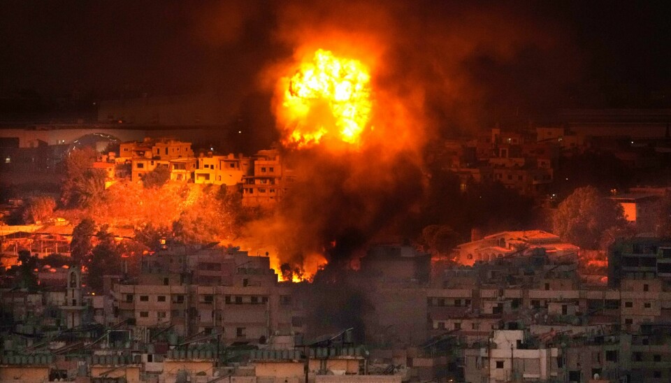 Israel har siden fredag kveld gjennomført massive flyangrep i Libanon, her fra de sørlige forstedene i Beirut natt til lørdag. Israel har siden fredag kveld gjennomført massive flyangrep i Libanon, her fra de sørlige forstedene i Beirut natt til lørdag. Foto: Hussein Malla / AP / NTB