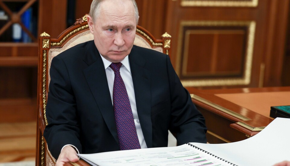 Russlands president Vladimir Putin, sier landet vil kunne bruke atomvåpen også mot land som ikke selv har atomvåpen, men som er støttet av atommakter. Putins regime må beseires, bedyrer Kara-Murza. Foto: Aleksandr Kazakov / Sputnik, Kreml via AP / NTB