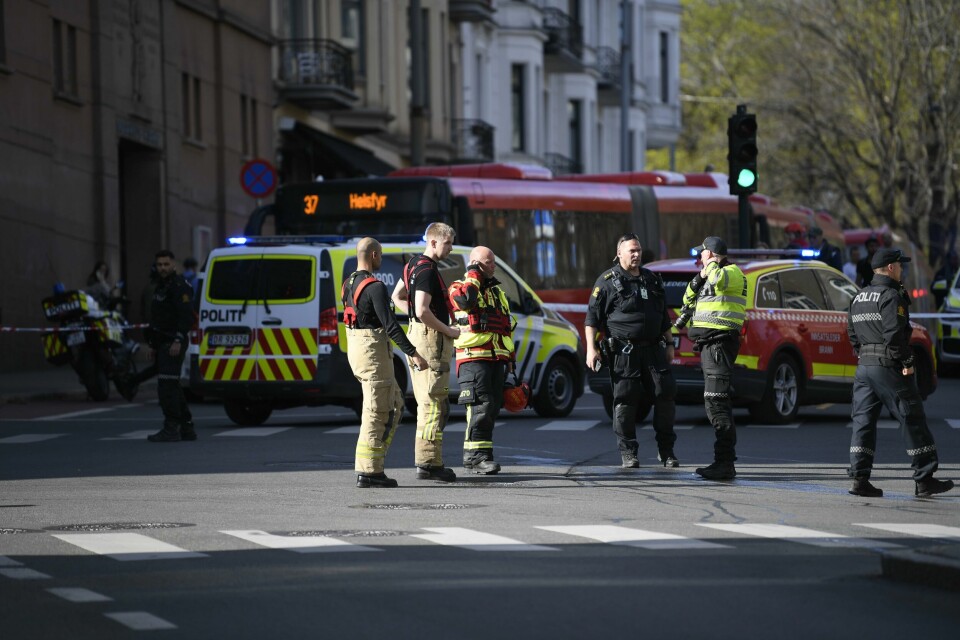 Trafikkulykken skjedde i et trafikkert kryss i Oslo. Syklisten ble truffet av en lastebil på St. Hanshaugen i Oslo. Politiet gjør nå undersøkelser på stedet. Foto: Annika Byrde / NTB