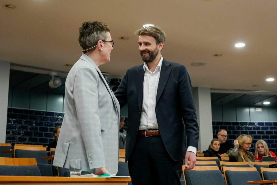 Helse- og omsorgsminister Jan Christian Vestre og utvalgsleder Evy-Anni Evensen under en pressekonferanse i Helse- og omsorgsdepartementet der Tannhelseutvalgets utredning ble presentert. Helse- og omsorgsminister Jan Christian Vestre og utvalgsleder Evy-Anni Evensen under en pressekonferanse i Helse- og omsorgsdepartementet der Tannhelseutvalgets utredning ble presentert. Foto: Thomas Fure / NTB