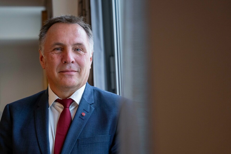 Klimaminister Tore O. Sandvik (Ap) legger fram stortingsmeldingen om naturmangfold fredag. Klimaminister Tore O. Sandvik (Ap) legger fram stortingsmeldingen om naturmangfold fredag. Foto: Javad Parsa / NTB