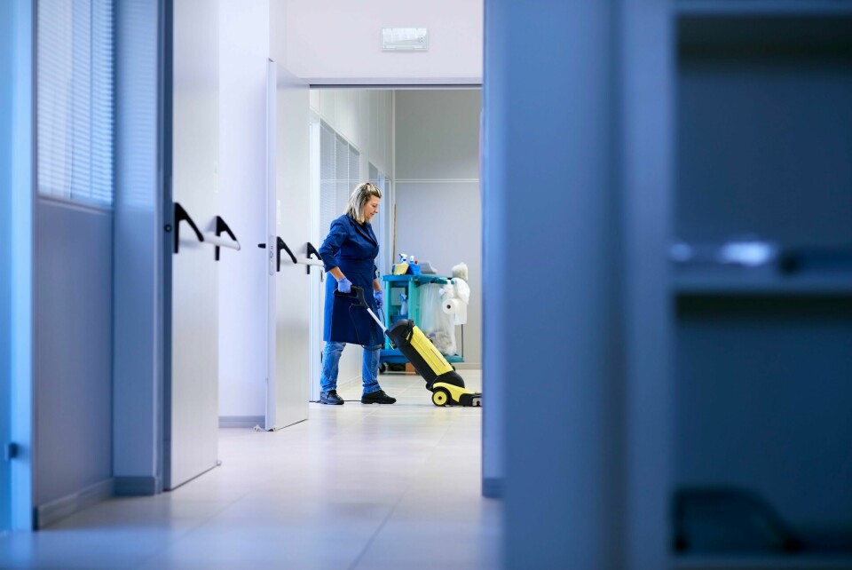 Vi må stoppe kappløpet mot bunnen og sørge for at de som holder samfunnet vårt i gang får den respekten og de arbeidsvilkårene de fortjener. I dag står vi sammen med arbeidsfolk som demonstrerer i Brussel.