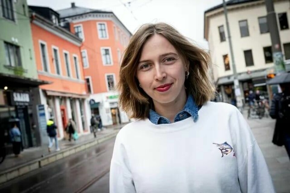 Joséphine Morel har lenge unngått å passere Backstube-filialen der hun tidligere jobbet. Tanken på å møte en av sine tidligere sjefer gjør henne stresset. Joséphine Morel har lenge unngått å passere Backstube-filialen der hun tidligere jobbet. Tanken på å møte en av sine tidligere sjefer gjør henne stresset.