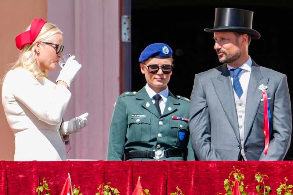I dag kan kun kronprins Haakon (t.h.) fungere som regent ved kongens fravær. Flere stortingspolitikere vil la også prinsesse Ingrid Alexandra (midten) ta over den rollen. I dag kan kun kronprins Haakon (t.h.) fungere som regent ved kongens fravær. Flere stortingspolitikere vil la også prinsesse Ingrid Alexandra (midten) ta over den rollen. Foto: Heiko Junge / NTB