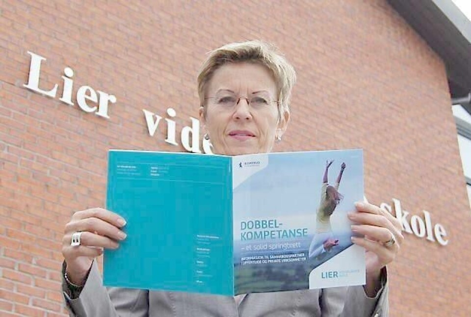 Rektor Anne Johanne Guldvik ved Lier videregående skole ønsker tettere samarbeid med elevenes foreldre for å forbygge frafall og fravær. FOTO: PERNILLE VESTENGEN