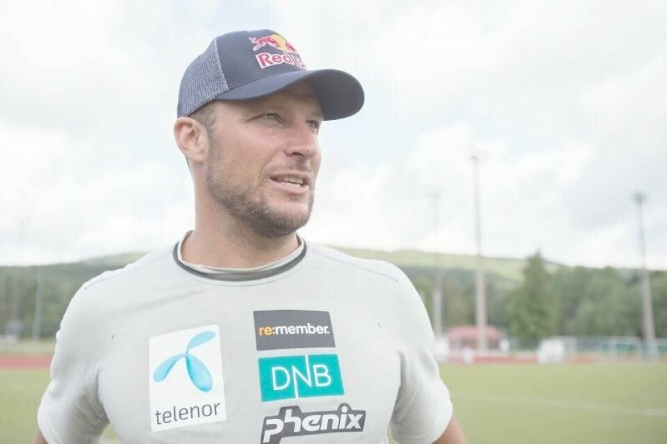 Aksel Lund Svindal trikset med an ball. Og ødela sesongen. FOTO: AUDUN BRAASTAD/NTB SCANPIX