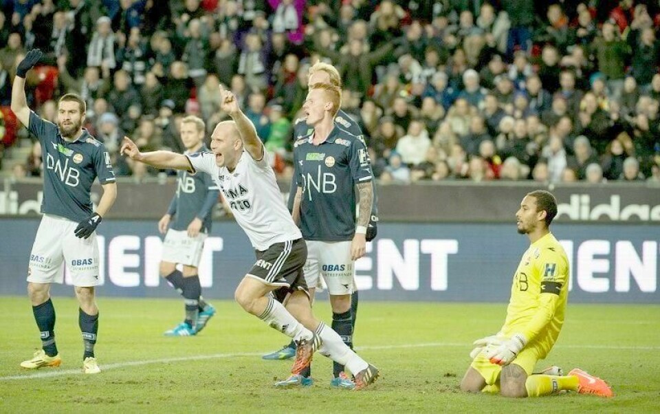 Mikael Dorsin scorer målet som startet festen på Lerkendal. FOTO: NED ALLEY/NTB SCANPIX