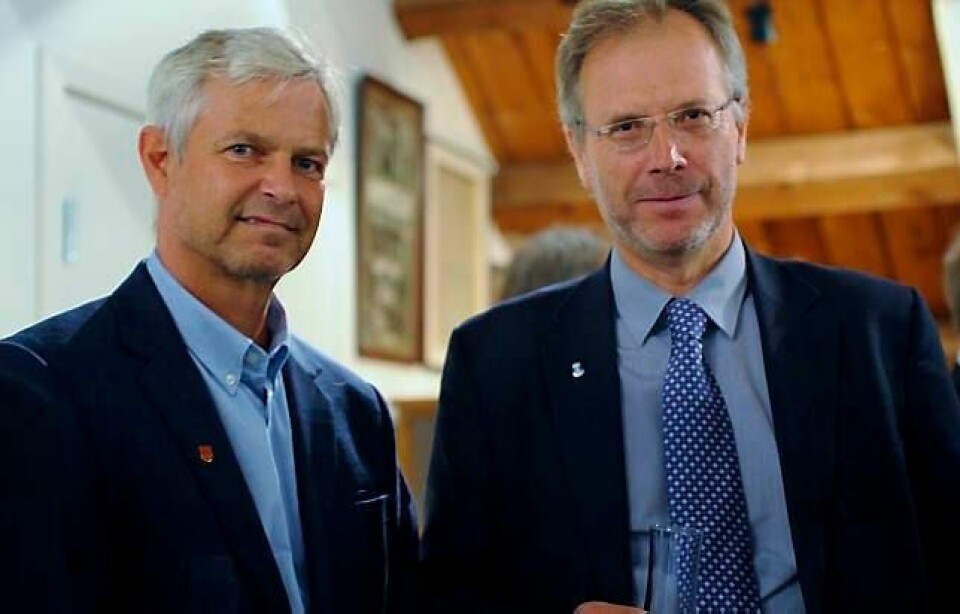 Ordfører Jonn Lislelid i Svelvik og økonomidirektør Trond Julin i Drammen kommune. FOTO: KATRINE STRØM
