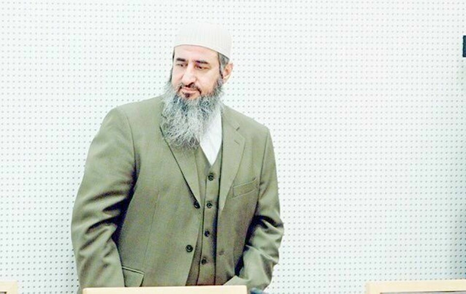 Mulla Krekar ble i Oslo tingrett dømt til fem års fengsel for drapstrusler og terrortrusler, men har anket dommen. Norske myndigheter jobber hardt for å få ham utlevert til Irak.