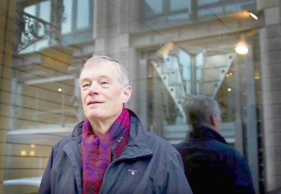 Tidligere ambassadør Steinar Gil ga opposisjonelle beskyttelse fra sikkerhetspolitiet. Nå oppfordrer han norske medier til å ikke bidra til regimets propaganda under Eurovision-finalen i Baku.