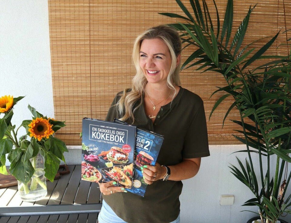Hanne-Lene Dahlgrens kokebøker ligger på bestselgerlista i Norge for vegetariske kokebøker, med et opplag på 100.000. Hanne-Lene Dahlgrens kokebøker ligger på bestselgerlista i Norge for vegetariske kokebøker, med et opplag på 100.000.