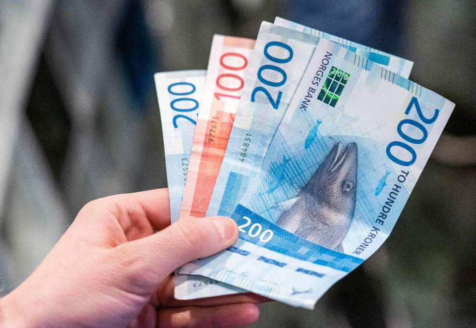 Nå kan ingen salgslokaler nekte å ta imot kontant betaling – så lenge summen ligger under 20.000 kroner. Det sørger den nye finansavtaleloven for. En svakere krone betyr også at import blir dyrere. Illustrasjonsfoto: Gorm Kallestad / NTB