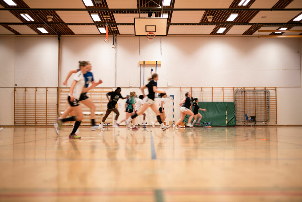 Håndballjentene på Linderud trener. Oda Sjøvoll - Linderud IL