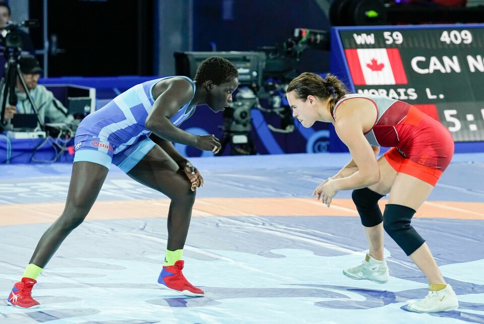 Grace Bullen (t.v.) i kamp mot Linda Morais fra Canada under VM i bryting i Jordal Amfi onsdag. Grace Bullen (t.v.) i kamp mot Linda Morais fra Canada under VM i bryting i Jordal Amfi onsdag.