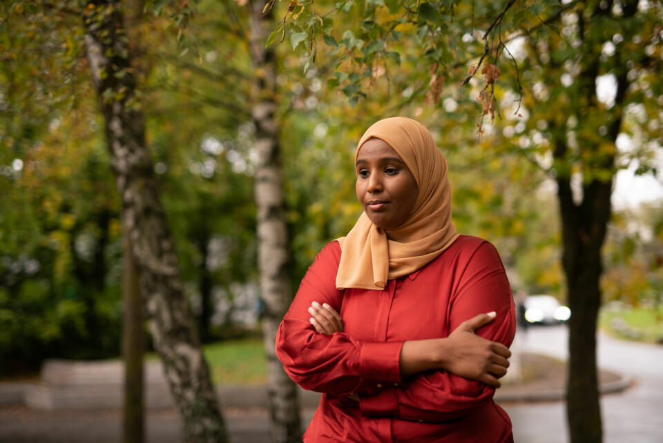 Marian Hussein i SV mener de to store byggeprosjektene til Oslo universitetssykehus må splittes opp og skaleres ned, heller enn at sykehus kutter i driften. Marian Hussein har jobbet på NAV Alna i 2 år. Nå skal hun inn på Stortinget for SV.