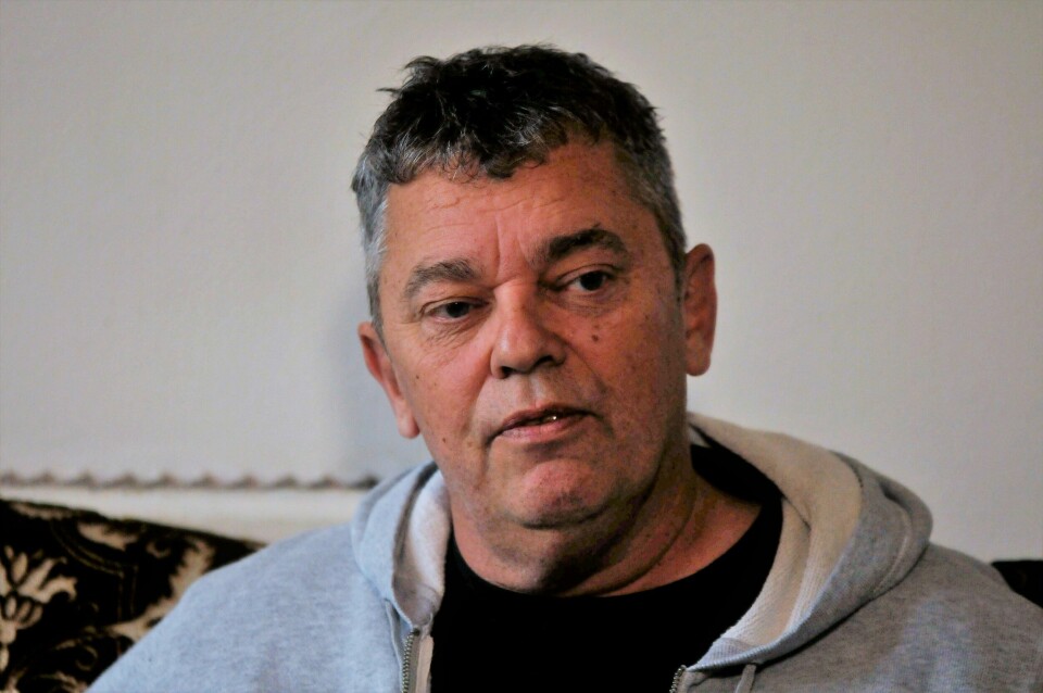 Trond Henriksen har vært inn og ut av fengsel store deler av livet. Nå har han funnet roen på Kirkens bymisjons kafé i Halden. Trond Henriksen