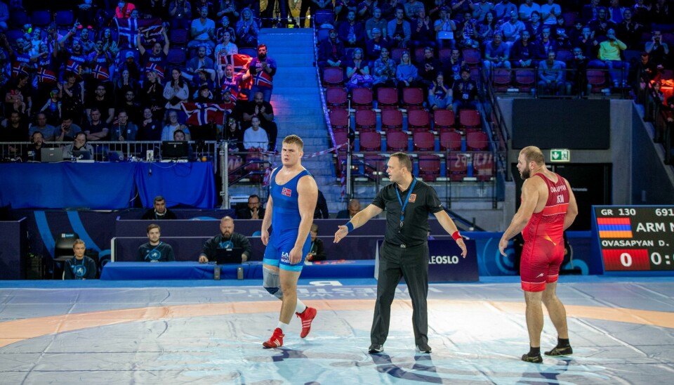 Oskar Marvik slo David Ovasapyan fra Armenia i klasse 130 kg under lørdagens kamper i årets bryte-VM på Jordal Amfi. Oskar Marvik slo David Ovasapyan fra Armenia i klasse 130 kg under lørdagens kamper i årets bryte-VM på Jordal Amfi.