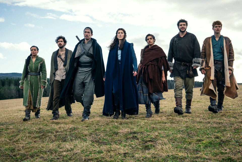 Rosamund Pike har hovedrollen som Moiraine Damodred, medlem av en gruppe med mektige krefter, den nye fantasyserien fra Amazon Prime: «Wheel of Time». Kommer på nett i november. Rosamund Pike har hovedrollen i den nye fantasyserien fra Amazon Prime: «Wheel of Time». Kommer på nett i november.