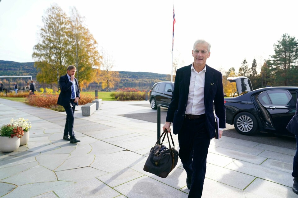 Onsdag ettermiddag legger Ap-leder Jonas Gahr Støre og Sp-leder Trygve Slagsvold Vedum fram ny regjeringsplattform. Onsdag ettermiddag legger Ap-leder Jonas Gahr Støre og Sp-leder Trygve Slagsvold Vedum fram ny regjeringsplattform.