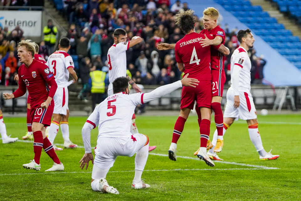 Stefan Strandberg og Andreas Hanche-Olsen jubler etter 1-0 målet på Ullevaal stadion. Stefan Strandberg og Andreas Hanche-Olsen jubler etter 1-0 målet på Ullevaal stadion.