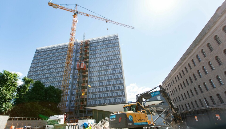 Den nye totalprisen for det nye Regjeringskvartalet lyder på nær 40,7 milliarder kroner. Foto: Hanna Johre / NTB Oppbygging og rehabilitering av regjeringskvartalet. Foto: Hanna Johre / NTB