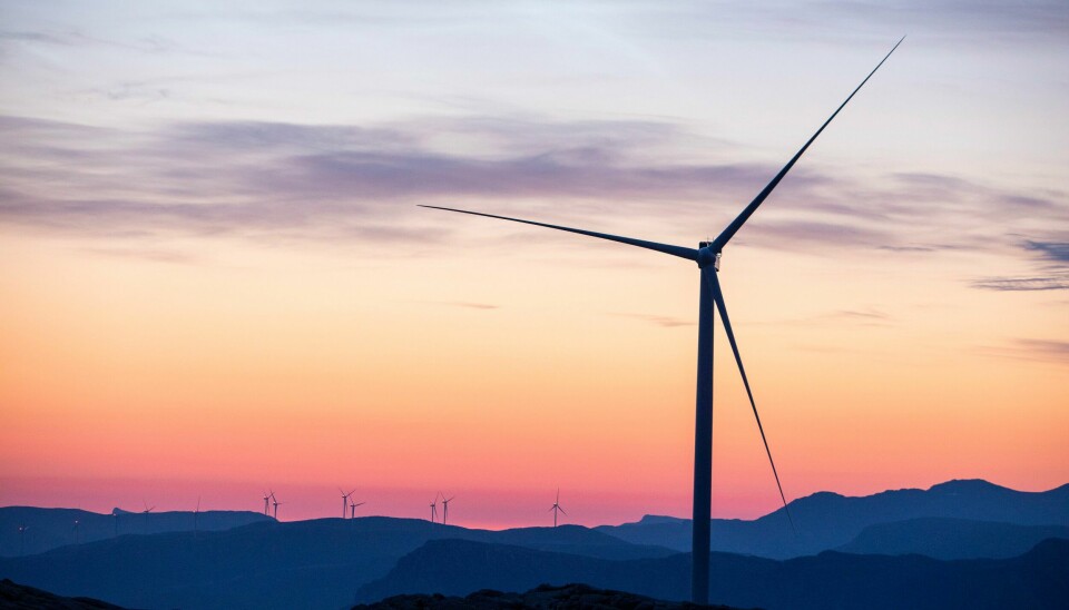 Ny alarm fra Energibyrået. Hvis politikerne skal lykkes med å fase ut fossilt brensel og unngå en vedvarende energikrise, må det på plass mye større investeringer i grønn energi. .