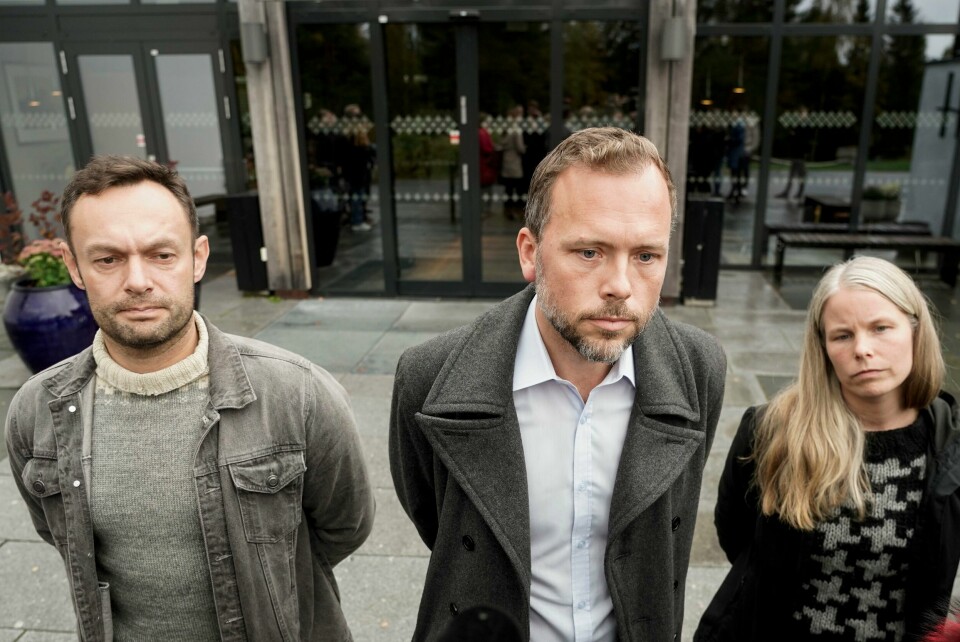 SV-leder Audun Lysbakken (midten), Torgeir Knag Fylkesnes (SV) og Kirsti Bergstø da de meddelte pressen at det var brudd i sonderingene mellom SV, Ap og Sp på Hurdalsjøen hotell. SV-leder Audun Lysbakken (midten), Torgeir Knag Fylkesnes og Kirsti Bergstø fortalte onsdag at de ikke kunne ta SV inn i en regjering som ikke er mer ambisiøs i klimapolitikken. Foto: Terje Pedersen / NTB