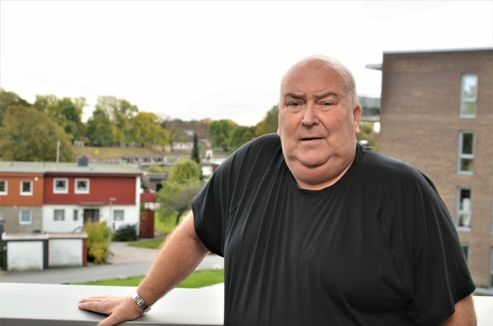 – Borge og Torsnes arbeiderpartilag er et mer levende og engasjert lokallag enn noen gang tidligere, mener Ulf Berg. I luftlinje er det ikke langt fra Ulf Bergs veranda til Gamlebyen modelljernbanesenter, hvor han er styreleder. Med nedsatt lungekapasitet føler han det ikke er mye han kan bidra med. –Hvis jeg blir liggende i senga eller sittende i en stol resten av livet, er ikke det noe liv synes jeg.