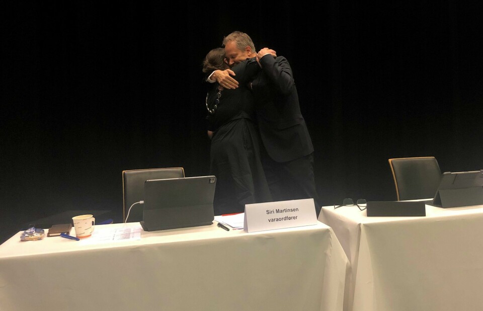 Ordførerskifte i Fredrikstad, da Siri Martinsen (Ap) tok over for nybakt samferdselsminister og partifelle Jon-Ivar Nygård etter ti år. Ordførerskifte i Fredrikstad, da Siri Martinsen (Ap) tok over for nybakt samferdselsminister og partifelle Jon-Ivar Nygård etter ti år.