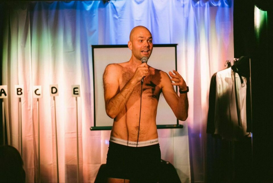 Lars Berrum under showet «Amor Fatigue – et helt vanlig standupshow med Nietzsche som rød tråd» på Nieu Scene i Oslo.