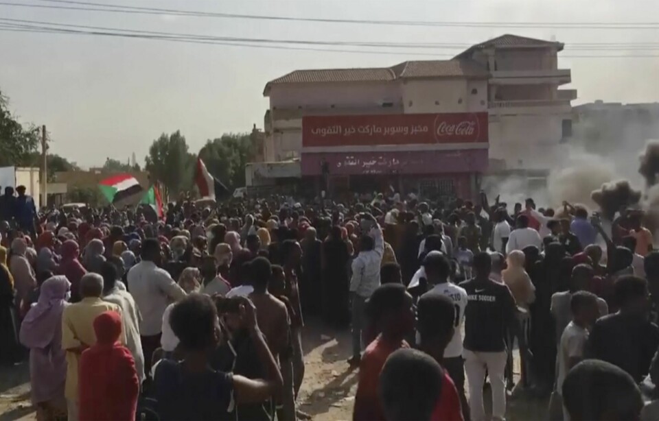 Mennesker har samlet seg i Khartoum for å protestere mot militærets maktovertakelse. Mennesker har samlet seg i Khartoum for å protestere mot militærets maktovertakelse. Foto: AP / NTB