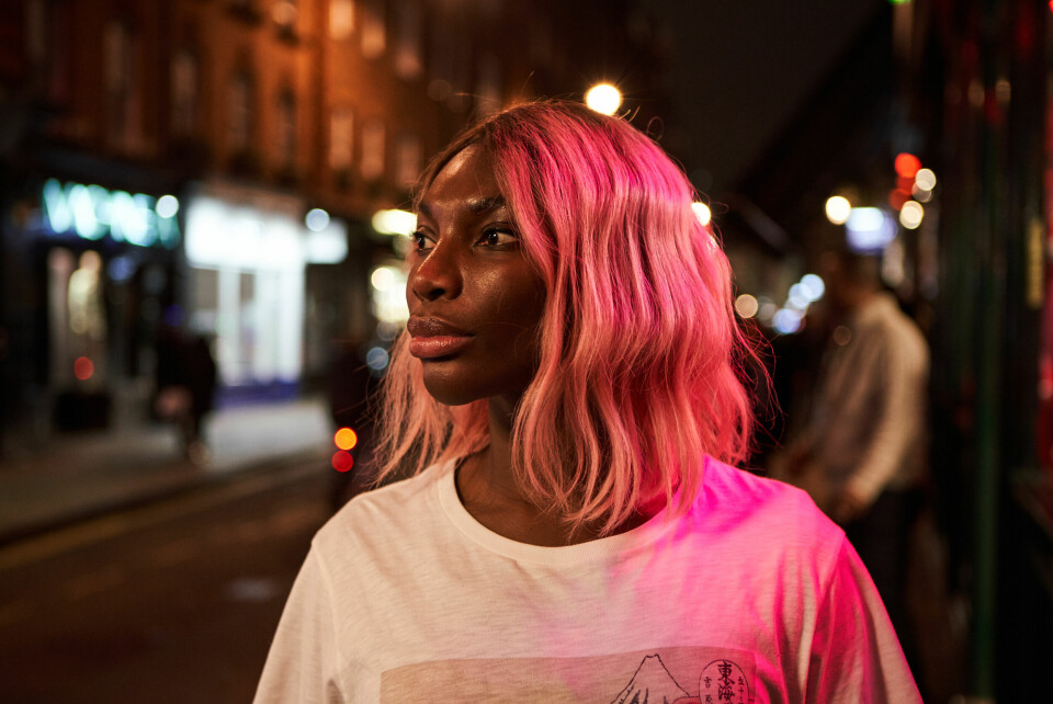 BBC og HBO stilte med pengene, men det er Michaela Coel (tidligere sett i «Black Earth Rising») som står bak serien som vakte berettiget oppsikt, skrev Dagsavisen anmelder da serien kom i 2020. BBC og HBO stilte med pengene, men det er Michaela Coel (tidligere sett i «Black Earth Rising») som står bak serien som vakte berettiget oppsikt, skrev Dagsavisen anmelder.
