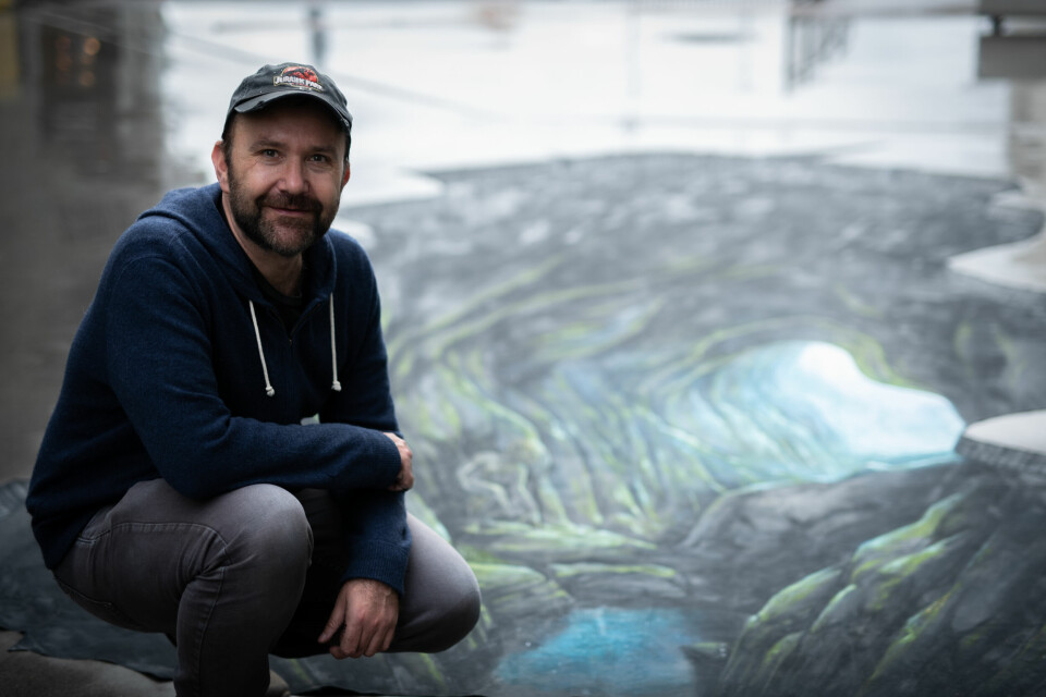 Joe Hills 3d-kunst er laget med den eldgamle teknikken trompe d'æil - å lure øyet. Joe Hill - Oslobukta