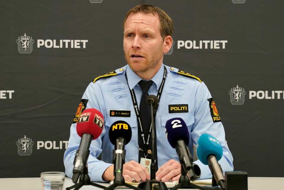 Siktede Espen Andersen Bråthen lar seg nå lettere avhøre om drapene på Kongsberg. Samtidig har politiet god fremgang i sin gjennomgang av beslaget i saken, opplyser politiinspektør Per Thomas Omholt i Sørøst politidistrikt til NTB. Politiinspektør Per Thomas Omholt orienterte pressen torsdag. Foto: Terje Bendiksby / NTB