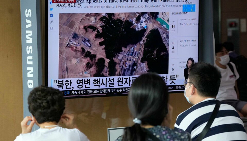 Verdens ni atommakter antas nå å ha rundt 14.000 atomvåpen i sitt arsenal. Her fra en sørkoreansk nyhetssending om at Nord-Korea tidligere i år skal igjen ha tatt i bruk en atomreaktor. Verdens ni atommakter antas nå å ha rundt 14.000 atomvåpen i sitt arsenal. Her fra en sørkoreansk nyhetssending om at Nord-Korea tidligere i år skal igjen ha tatt i bruk en atomreaktor.