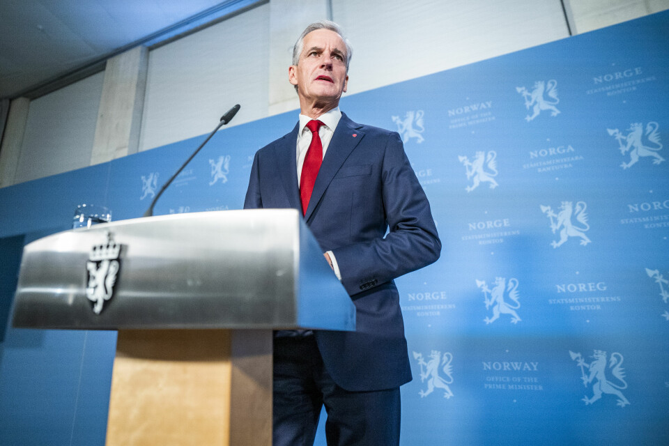 Statsminister Jonas Gahr Støre har vært klar på at Norges deltakelse på møtet om FNs atomvåpenforbud ikke er et første steg på vei mot å slutte seg til traktaten. Statsminister Jonas Gahr Støre har vært klar på at Norges deltakelse på møtet om FNs atomvåpenforbud ikke er et første steg på vei mot å slutte seg til traktaten.