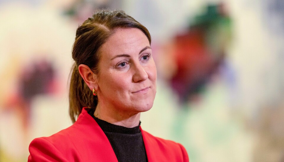 Kunnskapsminister Tonje Brenna (Ap) suspenderer fraværsgrensa og skroter karakterbasert inntak over hele landet. Kunnskapsminister Tonje Brenna (Ap) suspenderer fraværsgrensa og skroter karakterbasert inntak over hele landet.