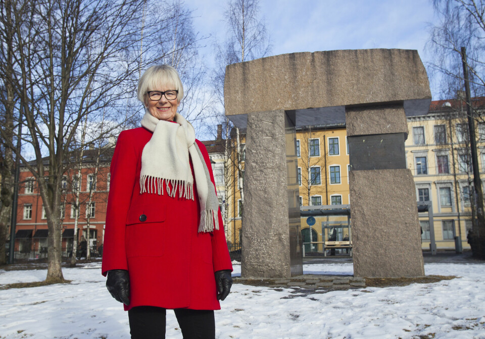 Elisabeth Vislie, har skrevet biografi om krigsreporter Gerda GreppVed Spaniamonumentet i Birkelunden Elisabeth Vislie, har skrevet biografi om krigsreporter Gerda GreppVed Spaniamonumentet i Birkelunden