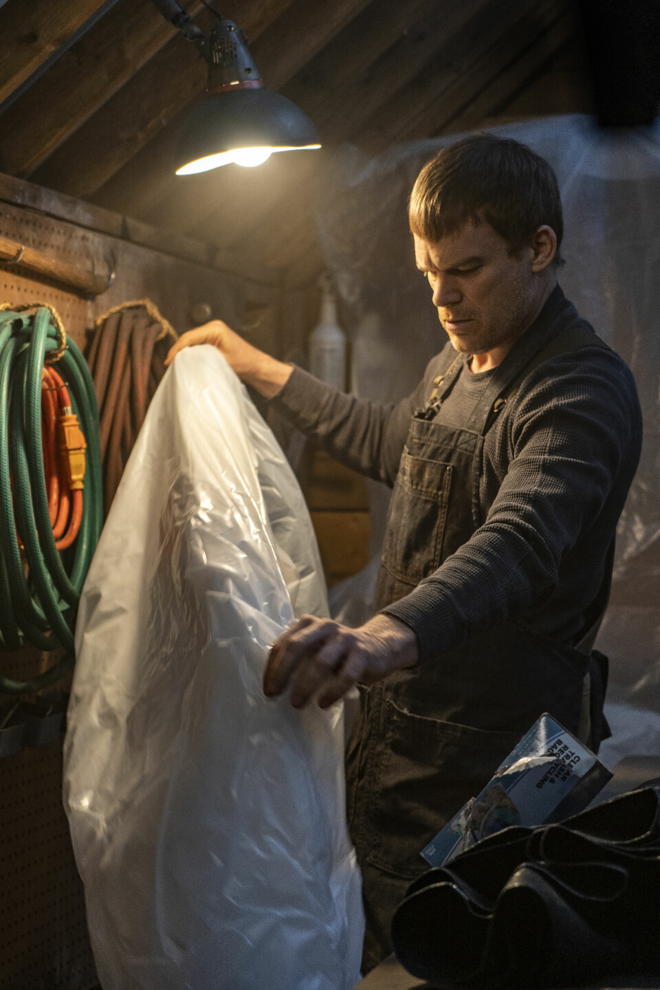 Det bør ikke overraske noen at Dexter finner tilbake til gamle lyster i den nye versjonen av serien på Paramount+, kalt «Dexter: New Blood». Det bør ikke overraske noen at Dexter finner tilbake til gamle lyster i den nye versjonen av serien på Paramount+, kalt «Dexter: New Blood».