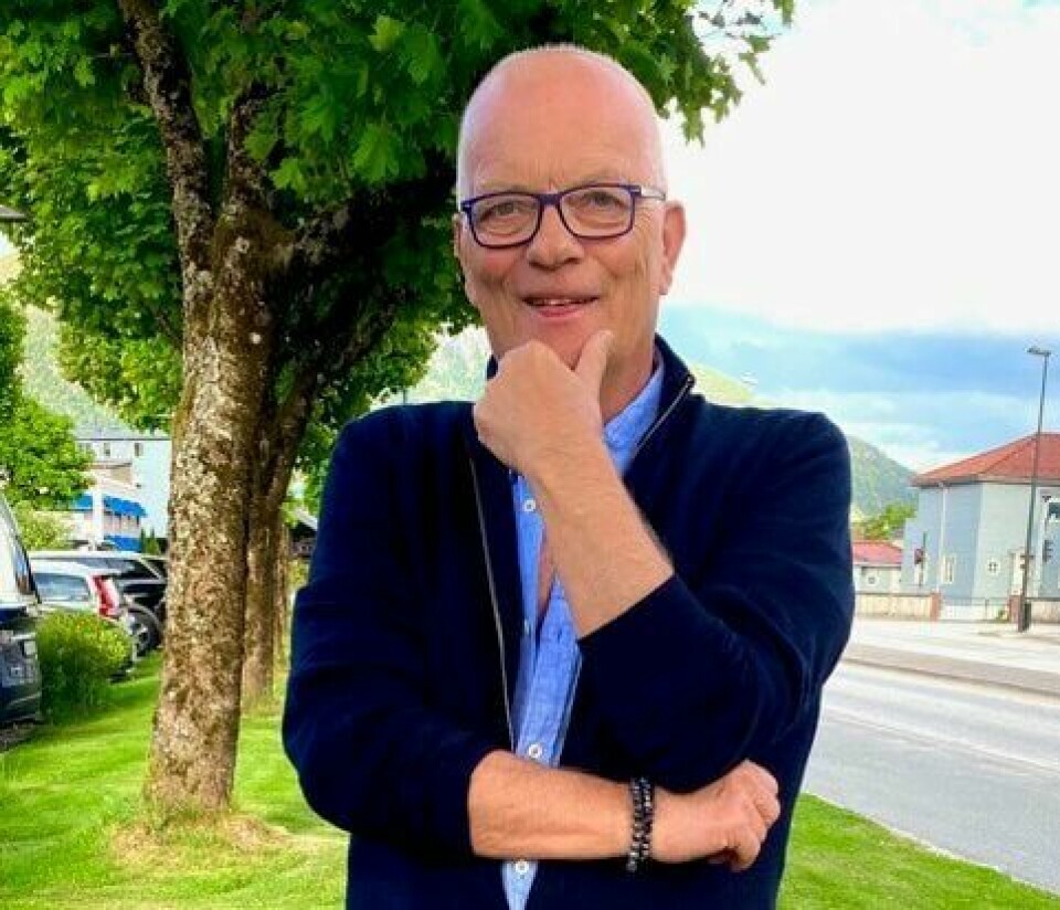 Jarl Wåge kommer med sin første diktsamling i midten av november. 'Lappeteppe' kommer ikke til å provosere like mye som kronikkene hans. Jarl Wåge kommer med sin første diktsamling i midten av november. 'Lappeteppet' kommer ikke til å provosere like mye som kronikkene hans.