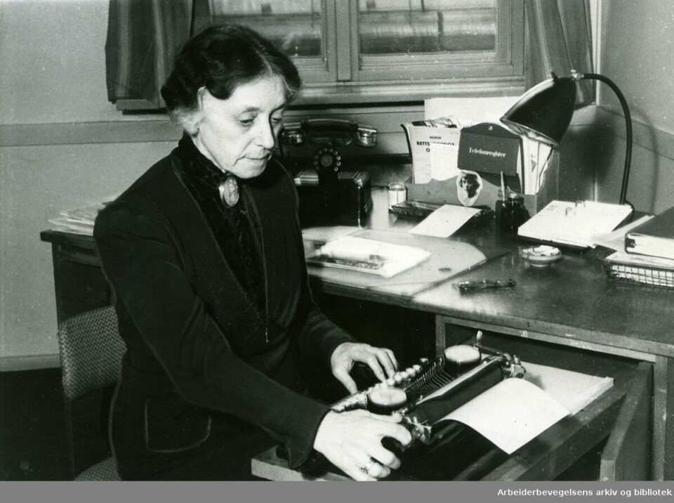 Politiker og Journalist Rachel Grepp (1879-1961), her på jobb i Arbeiderbladet, 1947. Politiker og Journalist Rachel Grepp (1879-1961), her på jobb i Arbeiderbladet, 1947.