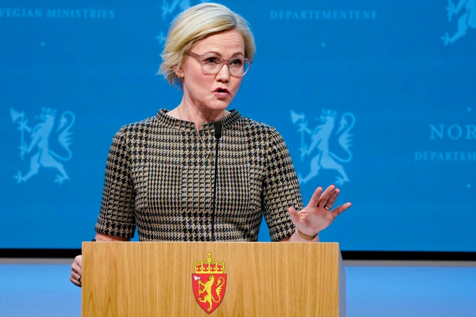 Helse- og omsorgsminister Ingvild Kjerkol (Ap) sier at regjeringens mål er at alle over 45 år skal få tilbud om en såkalt oppfriskningsdose med koronavaksine innen midten av januar. Foto: Heiko Junge / NTB Helse- og omsorgsminister Ingvild Kjerkol (Ap) sier at regjeringens mål er at alle over 45 år skal få tilbud om en såkalt oppfriskningsdose med koronavaksine innen midten av januar. Foto: Heiko Junge / NTB