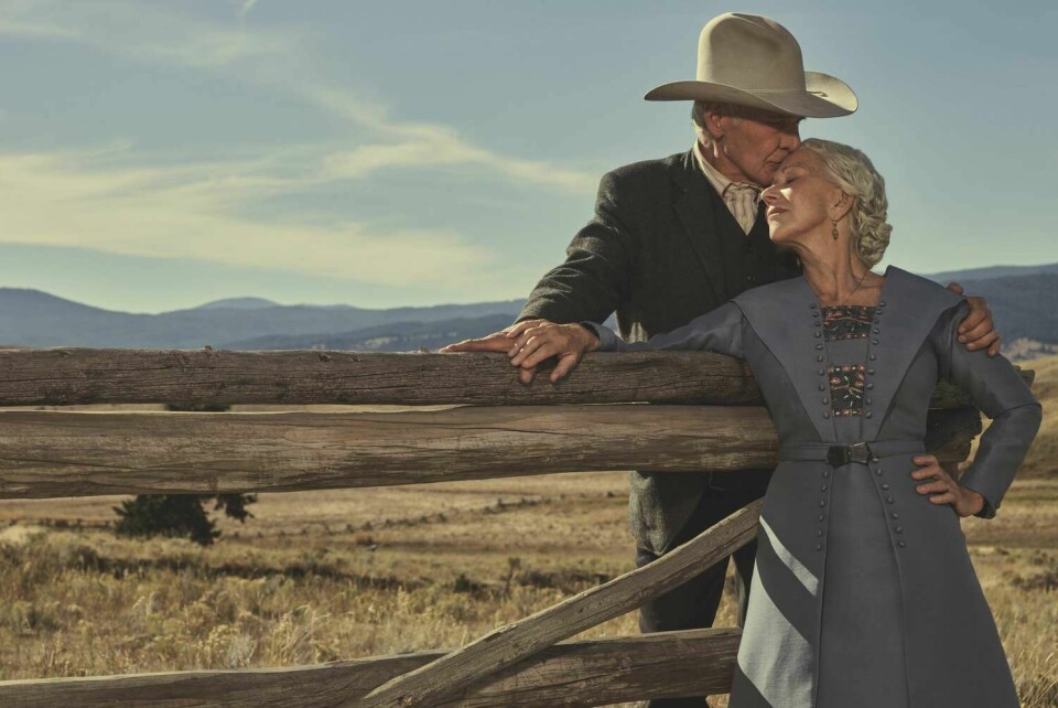 Harrison Ford og Helen Mirren er de store stjernene og trekkplaster i den nye avleggeren fra storsuksessen «Yellowstone» i det naturmektige og nådeløse Montana anno 1923. Harrison Ford og Helen Mirren møtte begge «1923»-serieskaper Taylor Sheridan på hans ranch i Texas – og takket ja tvert. Foto: Skyshowtime