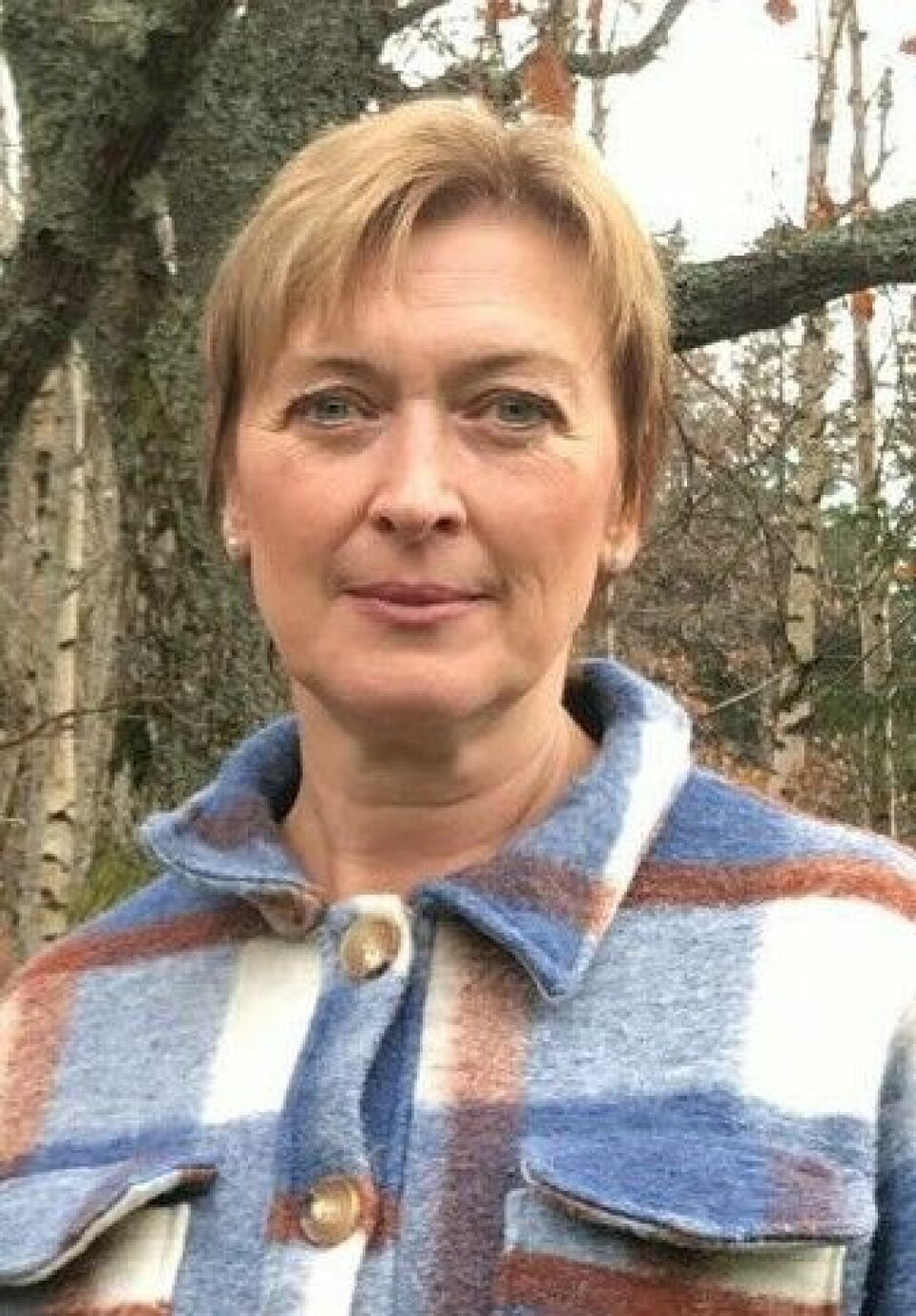 Nina Elisabeth Larsen har bedt kommunen om hjelp til å fange to nærgående rever med skabb, som begge holder til i nabolaget og hagen hennes i Øyenkilen i Fredrikstad. Hun mener dyrene må få slippe å lide. Nina Elisabeth Larsen har bedt kommunen om hjelp til å fange to nærgående rever med skabb, som begge holder til i nabolaget og hagen hennes i Øyenkilen i Fredrikstad. Hun mener dyrene må få slippe å lide.