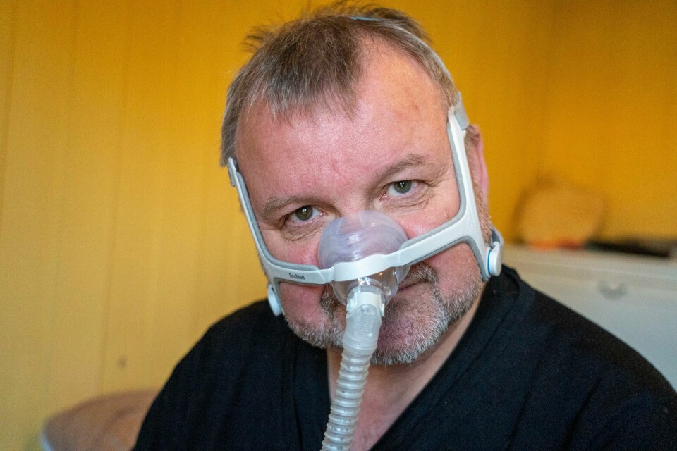 NY BESTEVENN: Einride Berg fleipet først med at han i det minste kunne skremme barnebarna med nesemasken, og late som han var monsterroboten Taurus fra barne-tv. Men etter bare én natt merket han enorm effekt av masken på søvnen. Foto: Terje Pedersen / NTB NY BESTEVENN: Einride Berg fleipet først med at han i det minste kunne skremme barnebarna med nesemasken, og late som han var monsterroboten Taurus fra barne-tv. Men etter bare én natt merket han enorm effekt av masken på søvnen. Foto: Terje Pedersen / NTB