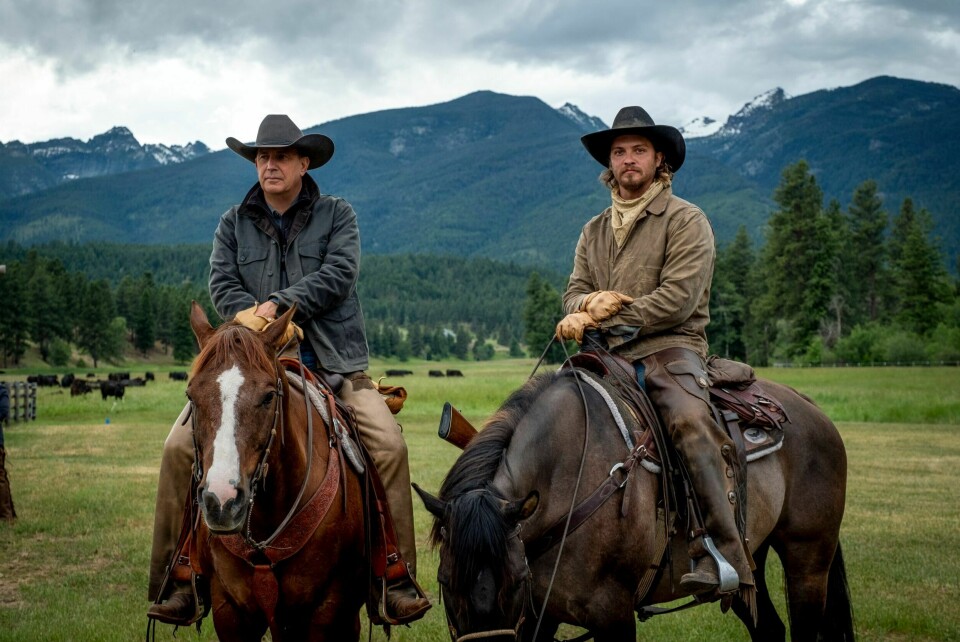 TV-suksessen «Yellowstone» med Kevin Costner i en hovedrolle er ute på SkyShowtime nå. Nå planlegges to spinoffs av suksessen som også vil komme på den nyeste strømmekanalen på markedet. TV-suksessen «Yellowstone» med Kevin Costner i en hovedrolle er ute på Paramount+ nå. Nå planlegges to spinoffs av suksessen som også vil komme på den nyeste strømmekanalen på markedet.