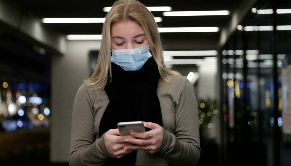 Munnbind anbefales fortsatt på kollektiv transport i Oslo, men kun hvis man ikke kan opprettholde en meters avstand. DIGITAL LØSNING: Forskerne i Trondheim starter fra høsten av å utvikle en digital løsning der folk med hjernerystelse skal kunne registrere symptomer og virkninger, både for egen del og for å kunne kommunisere det til legene sine. Foto: Berit Roald / NTB