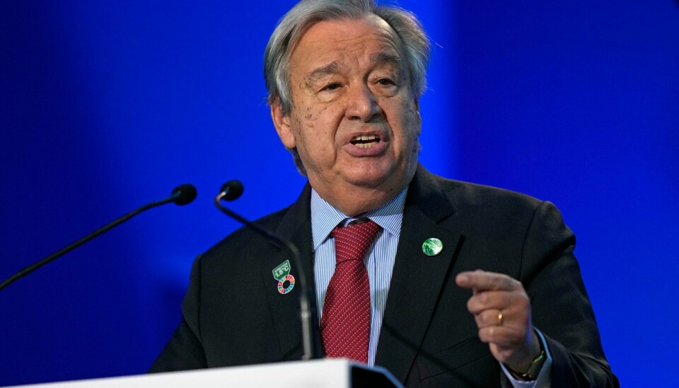 FN-sjefen om klimatoppmøtet: – Planeten henger i en tynn tråd. FNs generalsekretær António Guterres taler på COP26-møtet i Glasgow i Skottland, torsdag 11. november 2021. Foto: Alastair Grant / AP / NTB