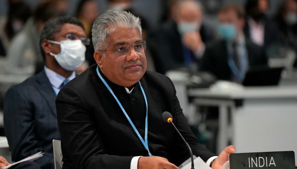 Indias klima- og miljøminister Bhupender Yadav under det foreløpige plenumsmøtet – en såkalt stocktake – i Glasgow lørdag. Indias klima- og miljøminister Bhupender Yadav under det foreløpige plenumsmøtet – en såkalt stocktake – i Glasgow lørdag. Foto: Alastair Grant / AP / NTB